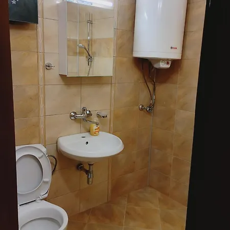 ап 5 с паркомясто, до центъра и морската градина *